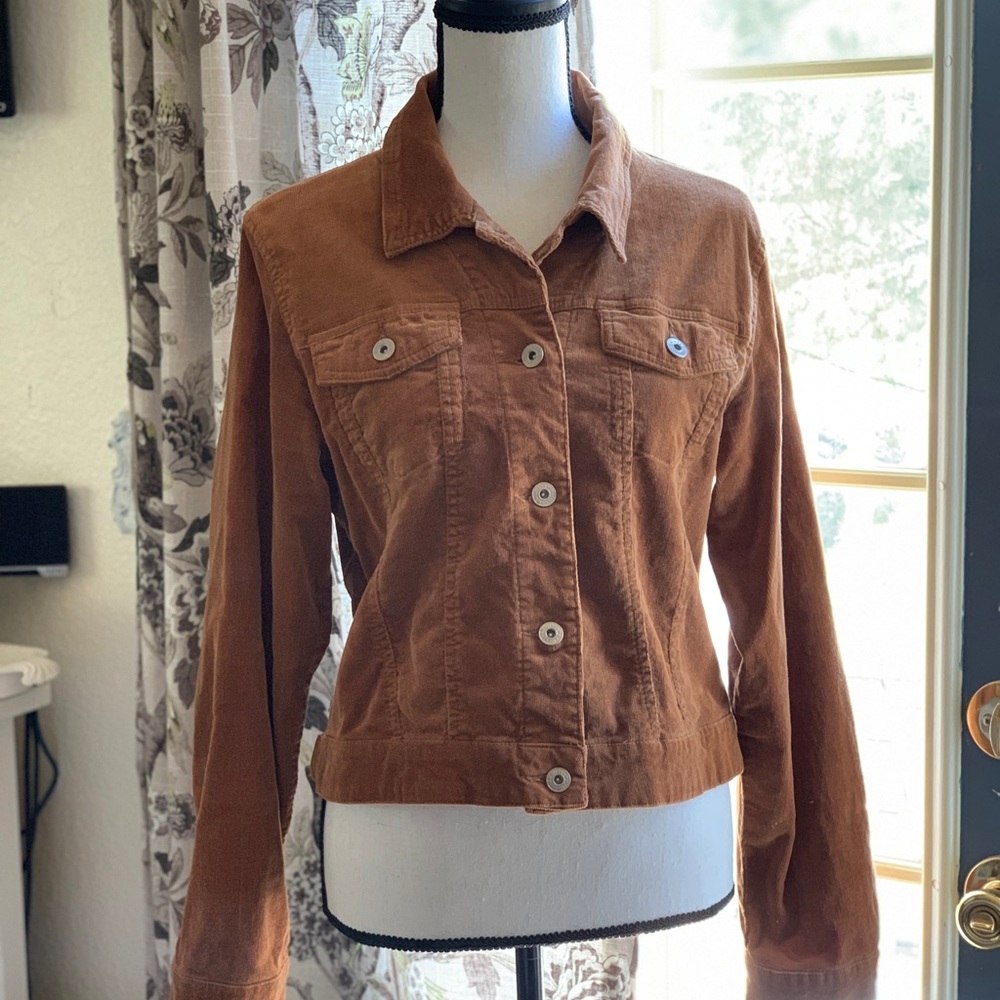 Melissa stretch fine wale corduroy jean jacket. Vintage fun with a boho dress 😎